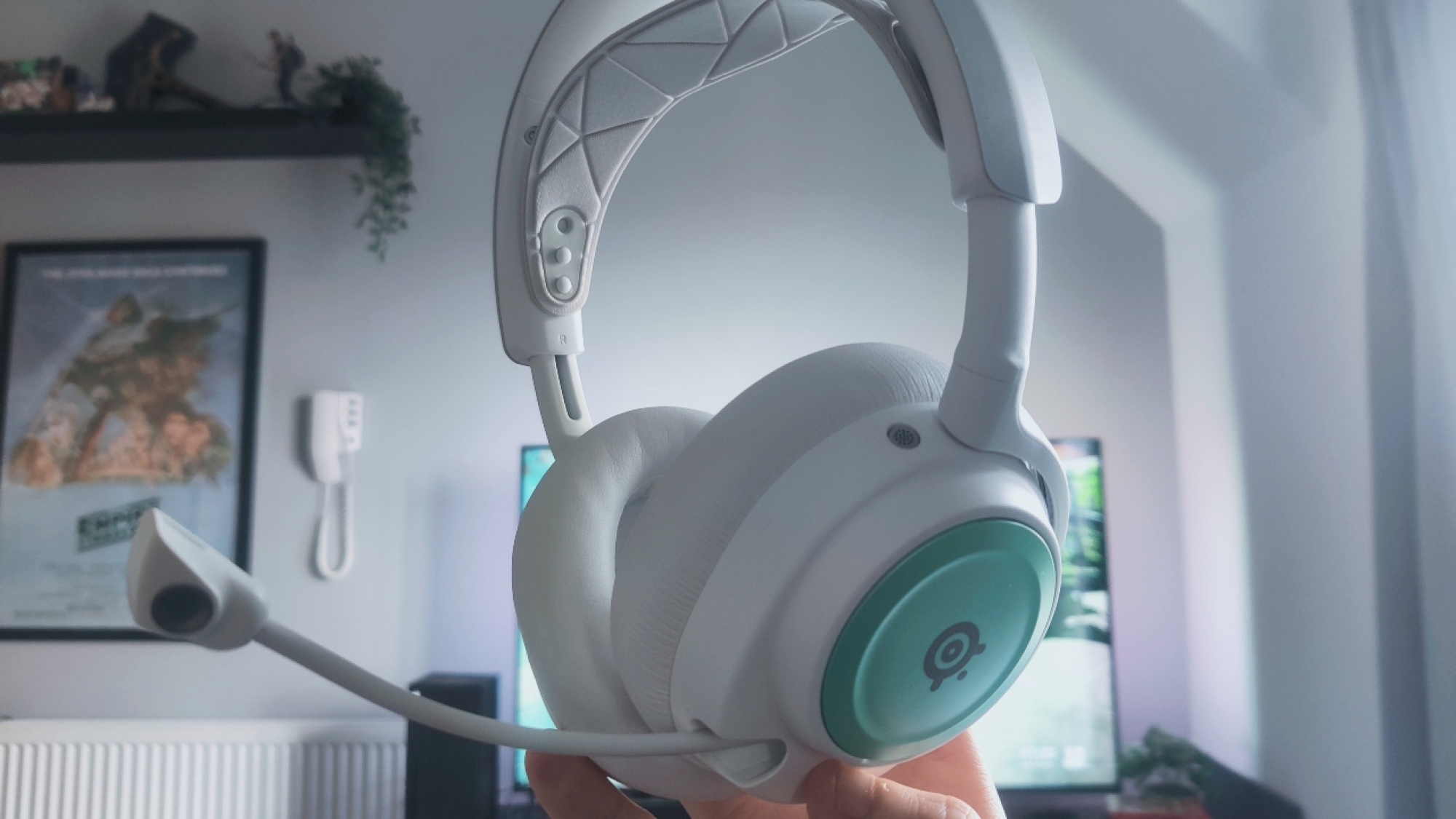 Steelseries Arctis Nova Pro Wireless Gaming Headset dengan mikrofon diperpanjang