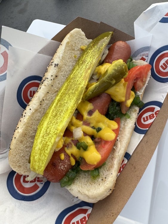 gambar hot dog dari Wrigley Field