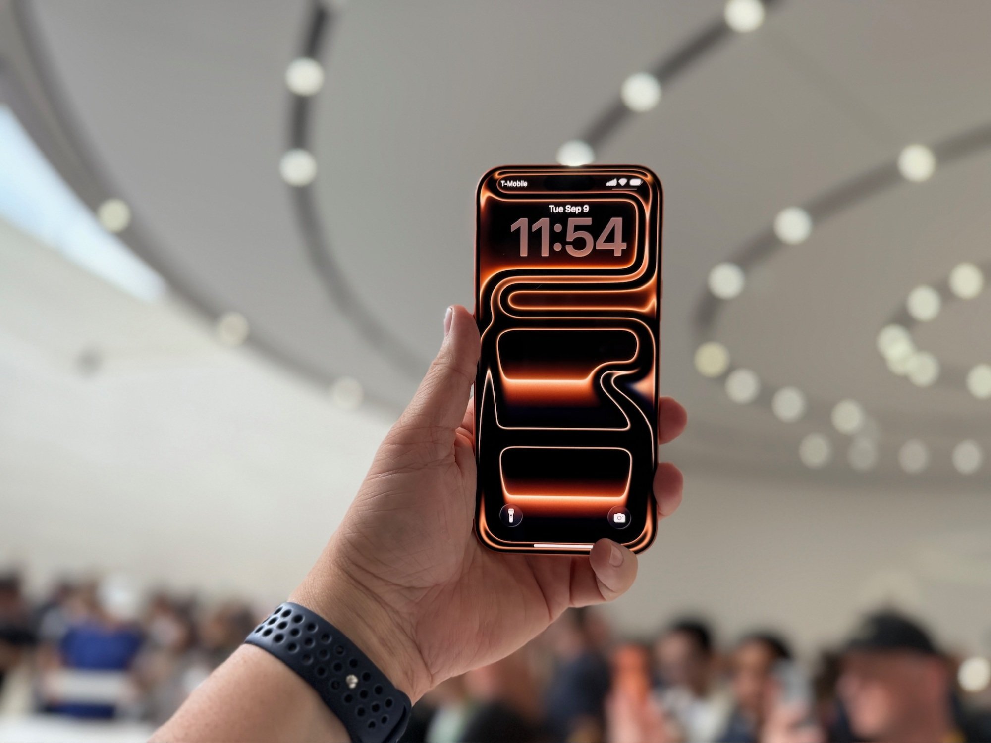 iPhone 17 Pro iPhone baru di Apple Park